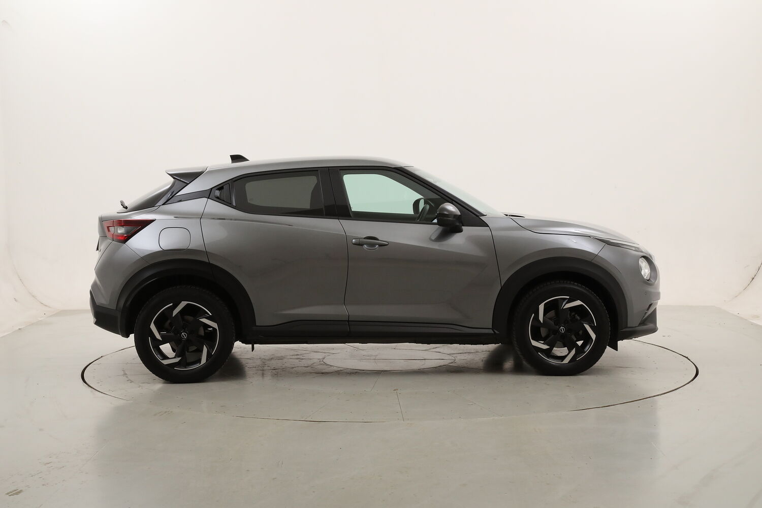 Nissan Juke N-Connecta DCT usata del 2023 con 82.650 km