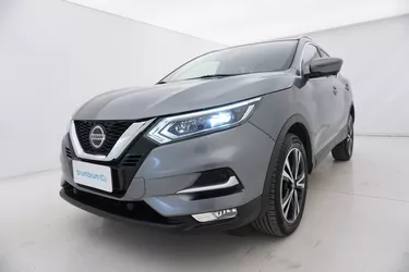 Nissan Qashqai N-Connecta 4WD CVT 1.8 Diesel 150CV Automatico Visione frontale