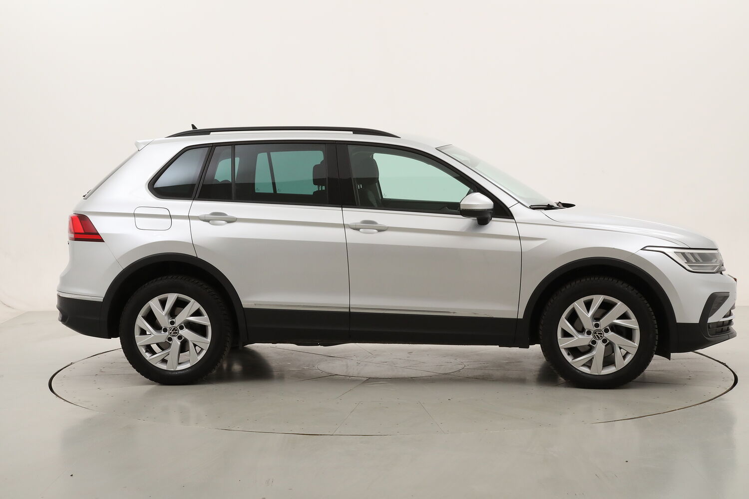 Volkswagen Tiguan Life DSG usata del 2021 con 125.611 km