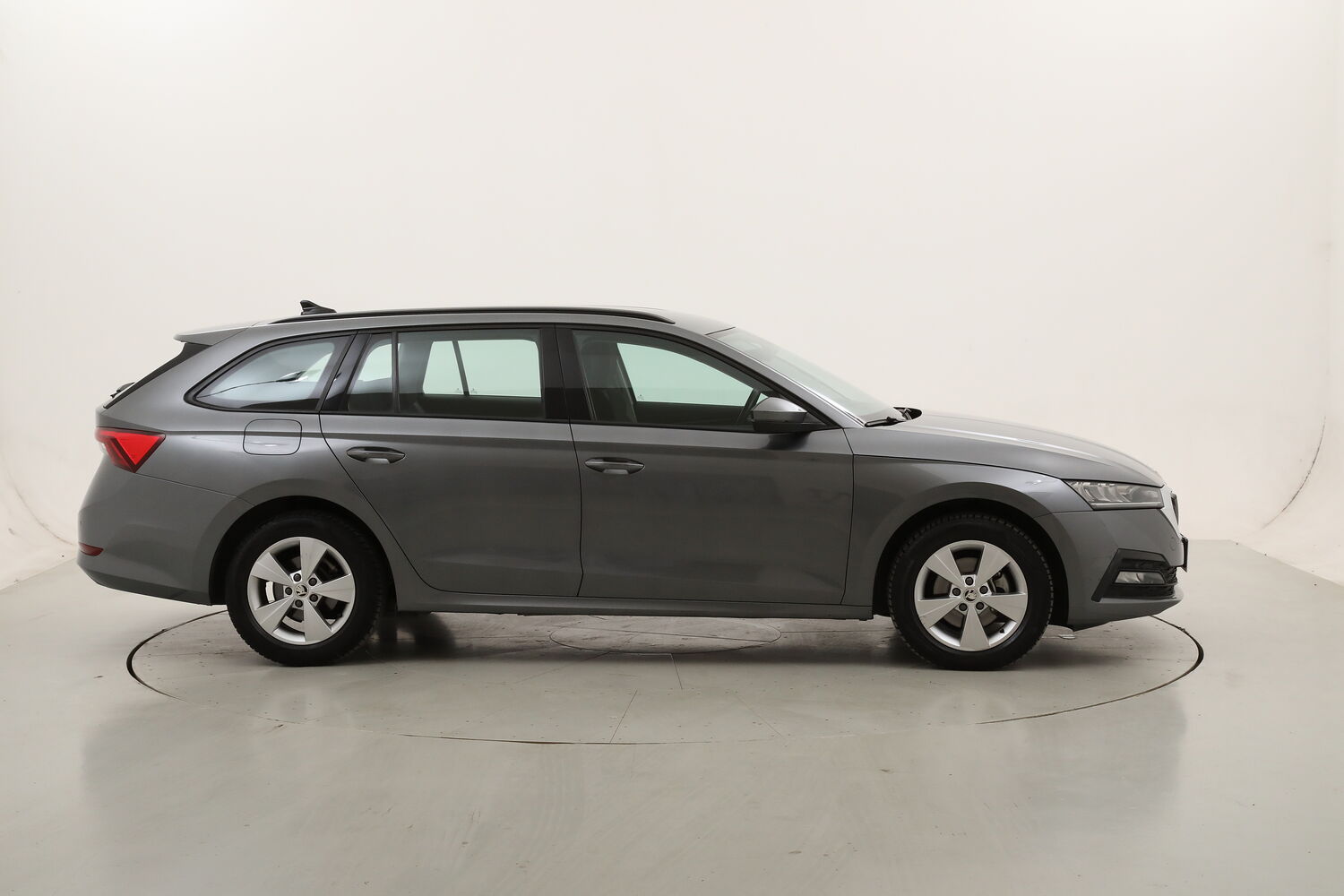 Skoda Octavia Wagon Executive DSG usata del 2022 con 108.094 km
