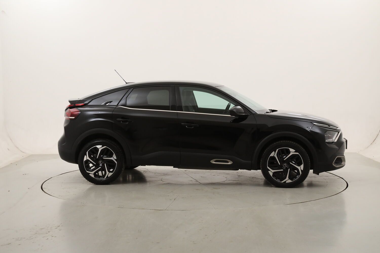 Citroen C4 Shine EAT8 usata del 2022 con 128.713 km