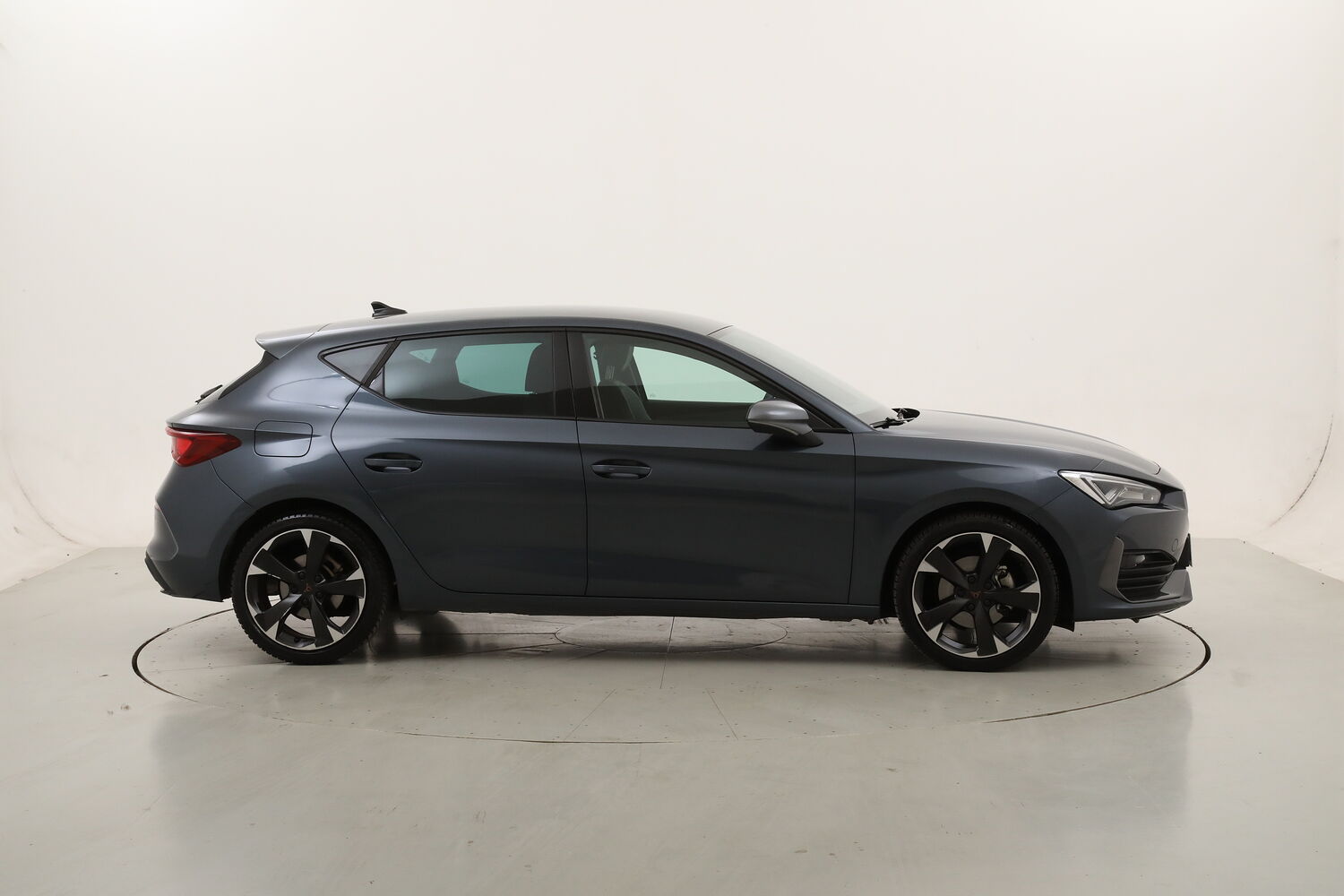 Cupra Leon Hybrid DSG usata del 2024 con 48.611 km