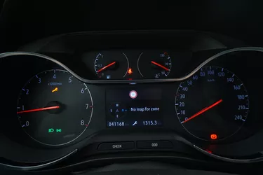 Opel Crossland Edition AT6 1.2 Benzina 131CV Automatico Interni