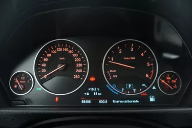 BMW Serie 3 320d Touring Luxury 2.0 Diesel 190CV Automatico Interni