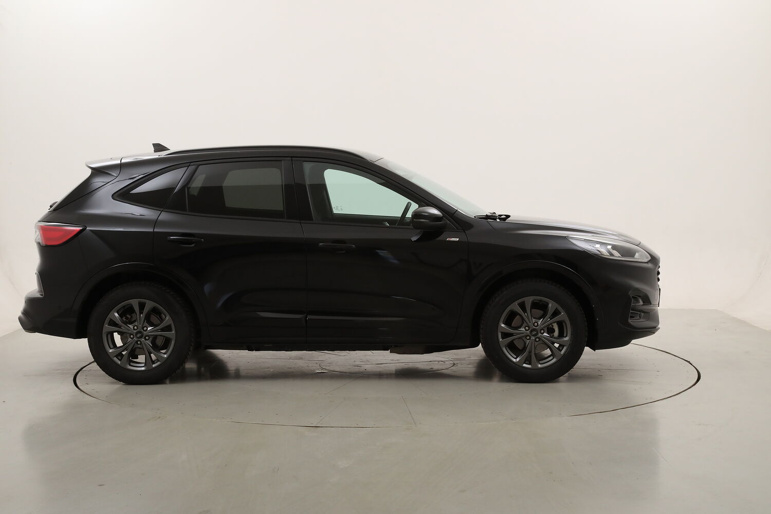 Ford Kuga Plug In Hybrid ST-Line usata del 2023 con 103.457 km