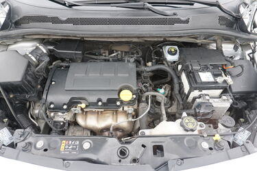 Vano motore di Opel Corsa