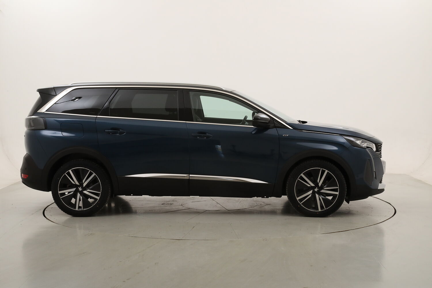 Peugeot 5008 GT Pack EAT8 - 7 posti usata del 2023 con 97.403 km