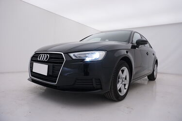 Visione frontale di Audi A3