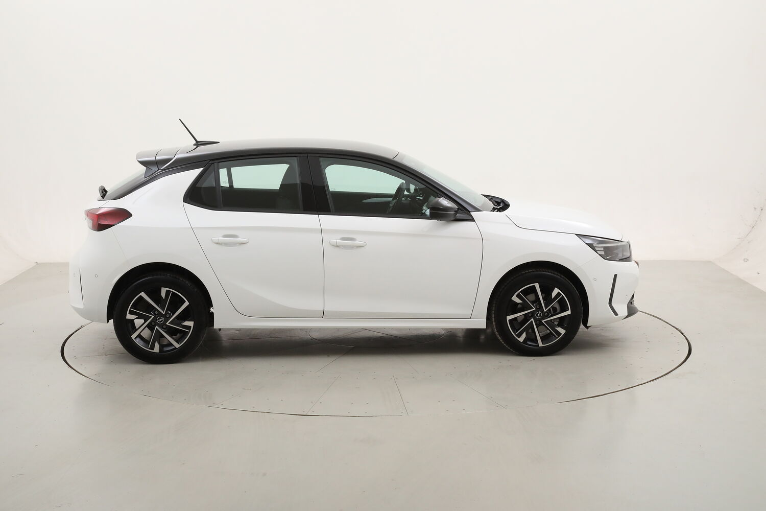 Opel Corsa GS usata del 2025 con 9.463 km