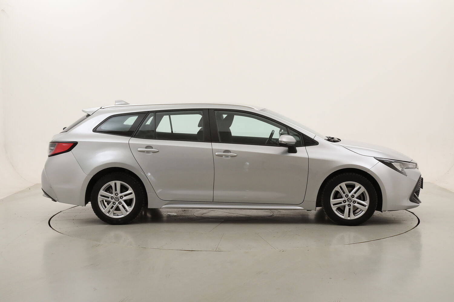 Toyota Corolla TS Hybrid Business usata del 2022 con 83.017 km