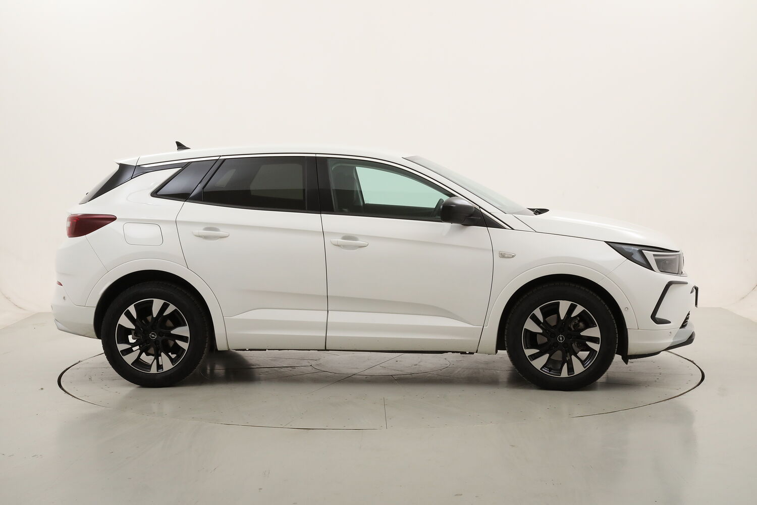 Opel Grandland Business Elegance AT8 usata del 2023 con 99.123 km