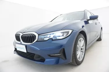 BMW Serie 3 320d Touring xDrive Business Advantage 2.0 Mild Hybrid 190CV Automatico Visione frontale