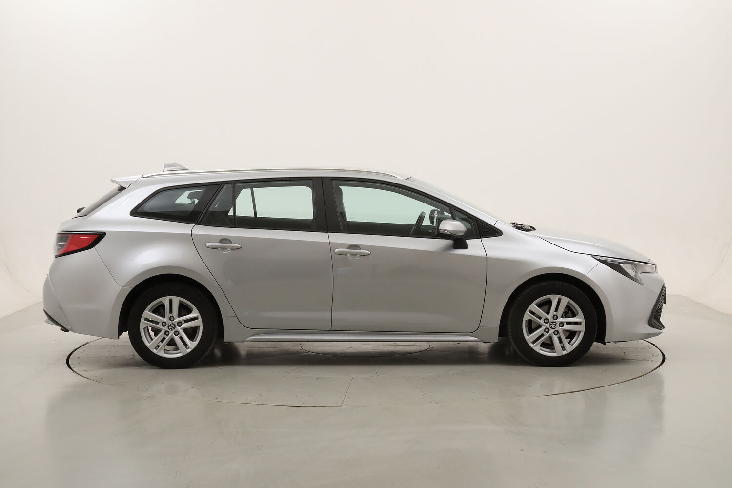 Toyota Corolla TS Hybrid Business usata del 2022 con 96.626 km