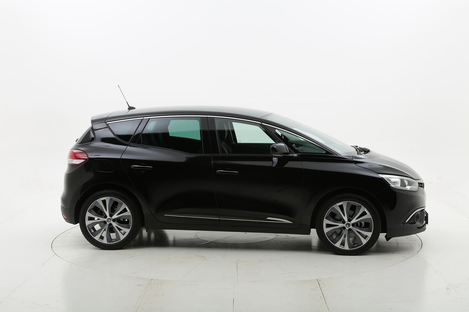 Renault Scenic usata del 2018 con 8.049 km