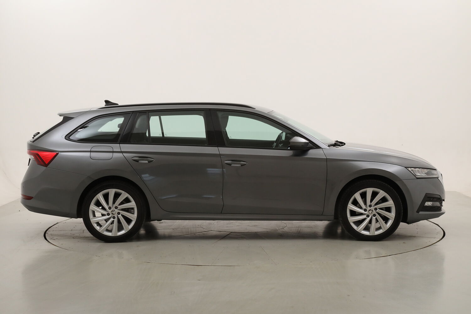Skoda Octavia Wagon Executive DSG usata del 2022 con 127.809 km