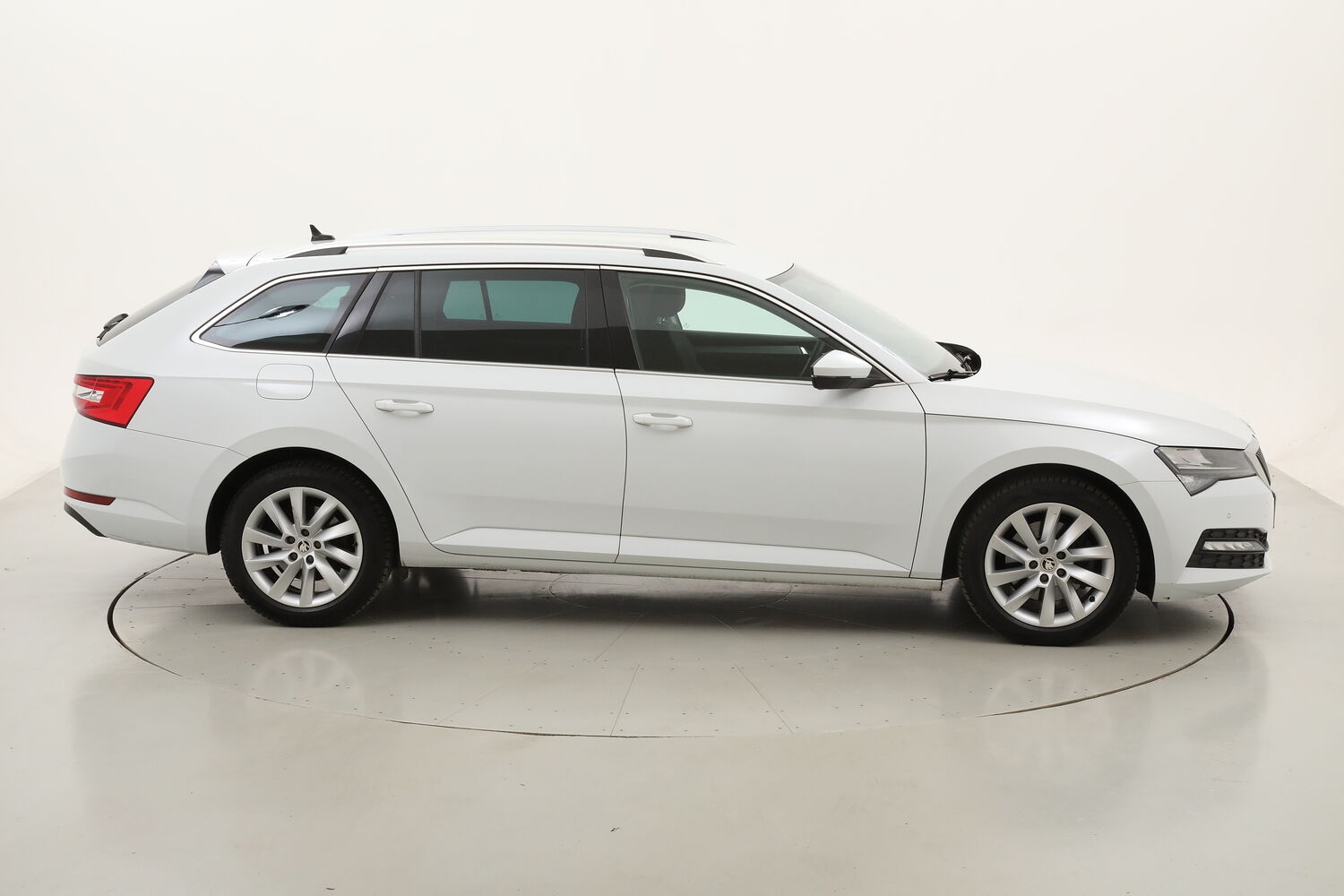 Skoda Superb Wagon Executive DSG usata del 2020 con 108.064 km