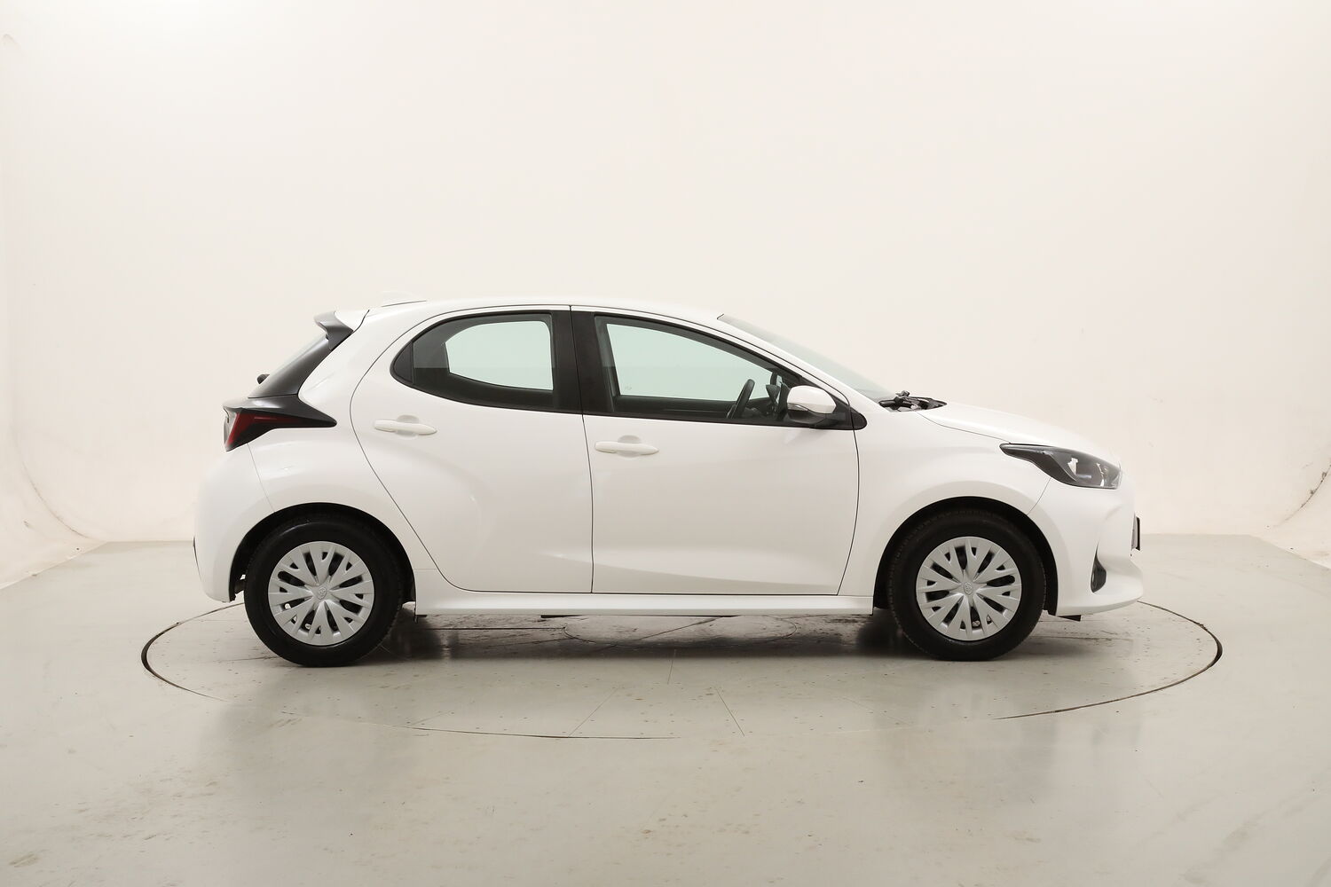 Toyota Yaris Hybrid Business usata del 2022 con 89.388 km