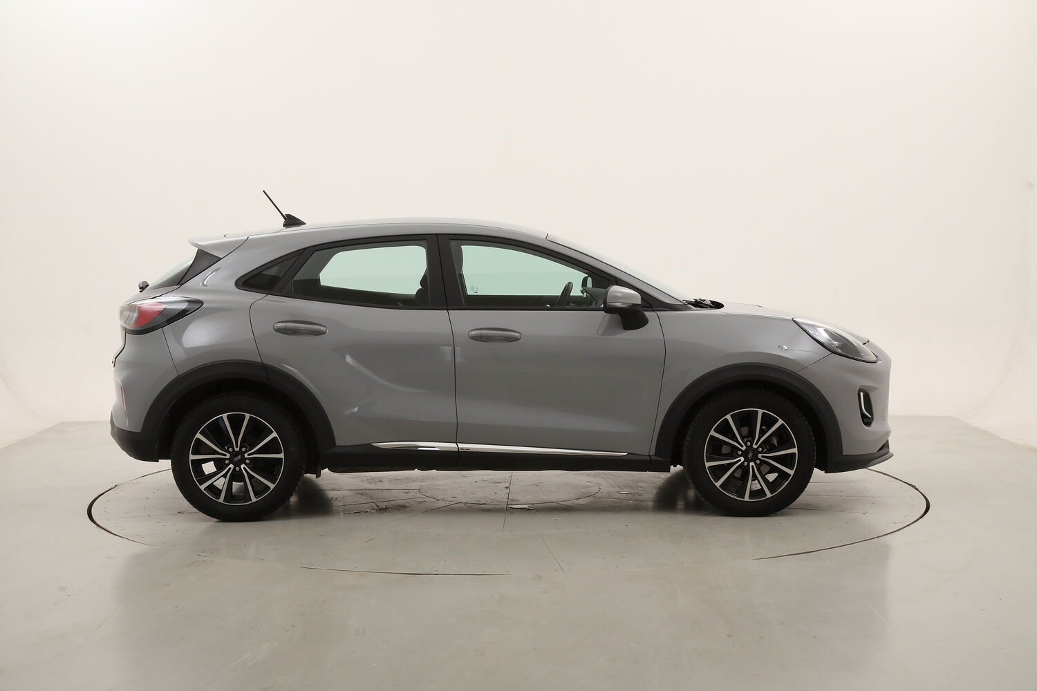 Ford Puma Hybrid Titanium usata del 2022 con 117.665 km