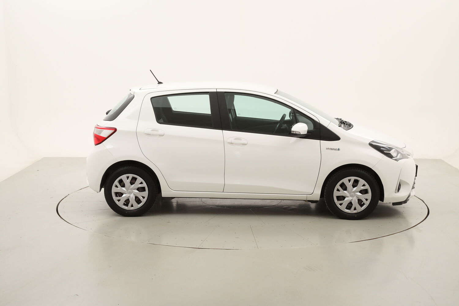 Toyota Yaris Hybrid Business usata del 2019 con 88.343 km