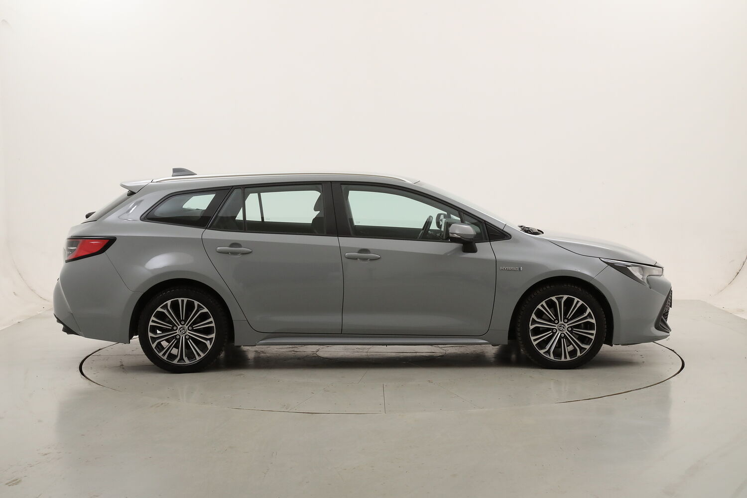 Toyota Corolla TS Hybrid Business usata del 2021 con 84.695 km