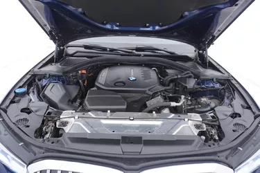 BMW Serie 3 Luxury 2.0 Diesel 190CV Manuale Vano motore