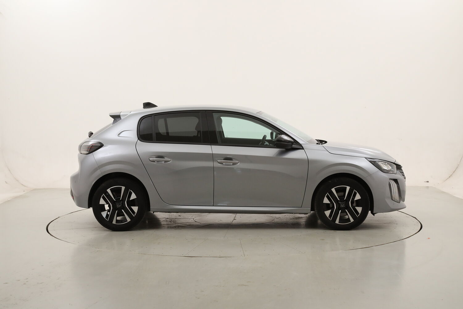 Peugeot 208 Allure usata del 2025 con 20.019 km