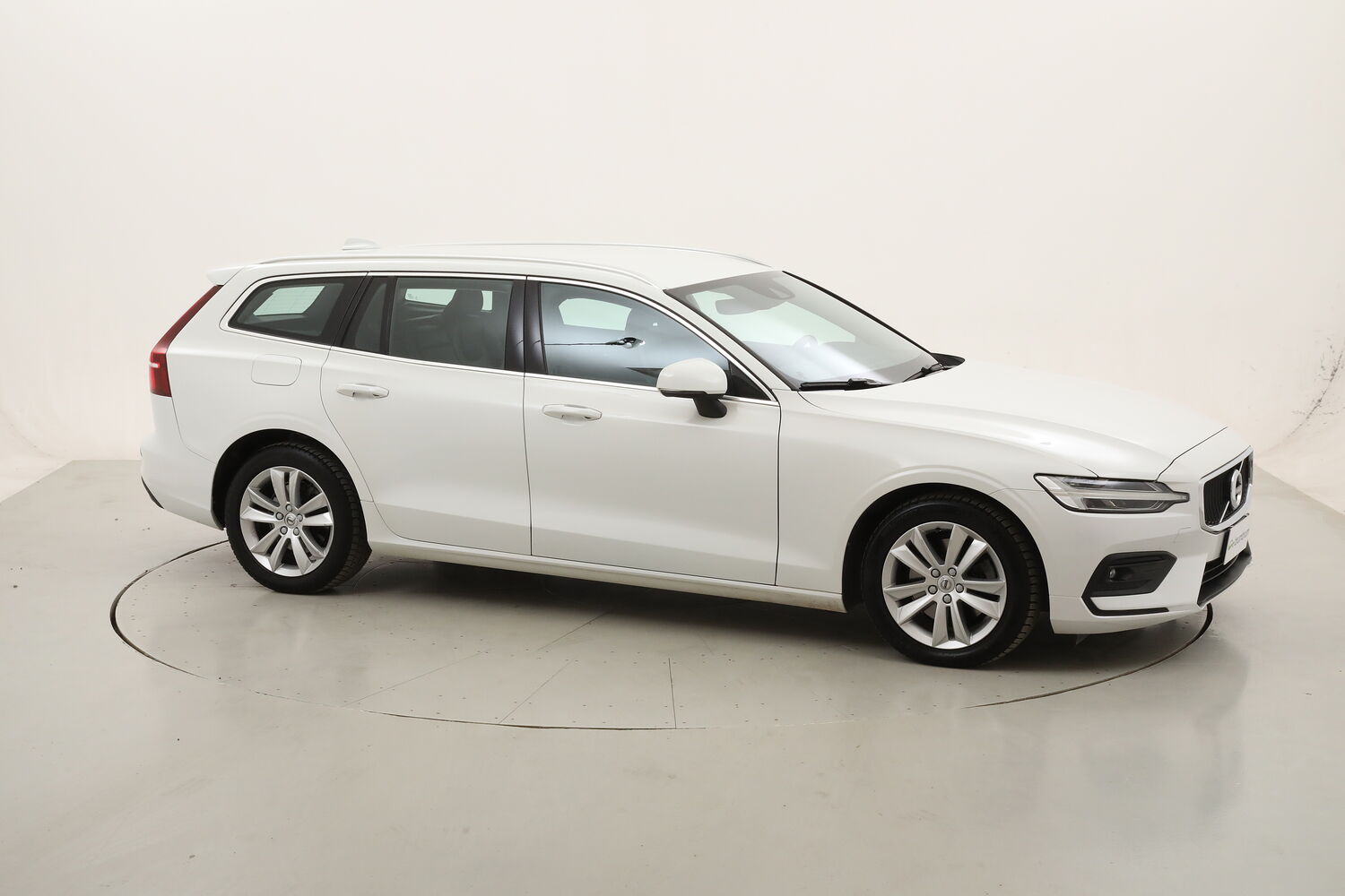 Volvo V60 B4 (d) Momentum Business Pro Geartronic usata del 2021 con 116.336 km