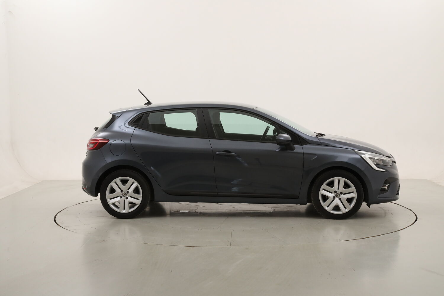 Renault Clio Full Hybrid Business usata del 2021 con 104.628 km