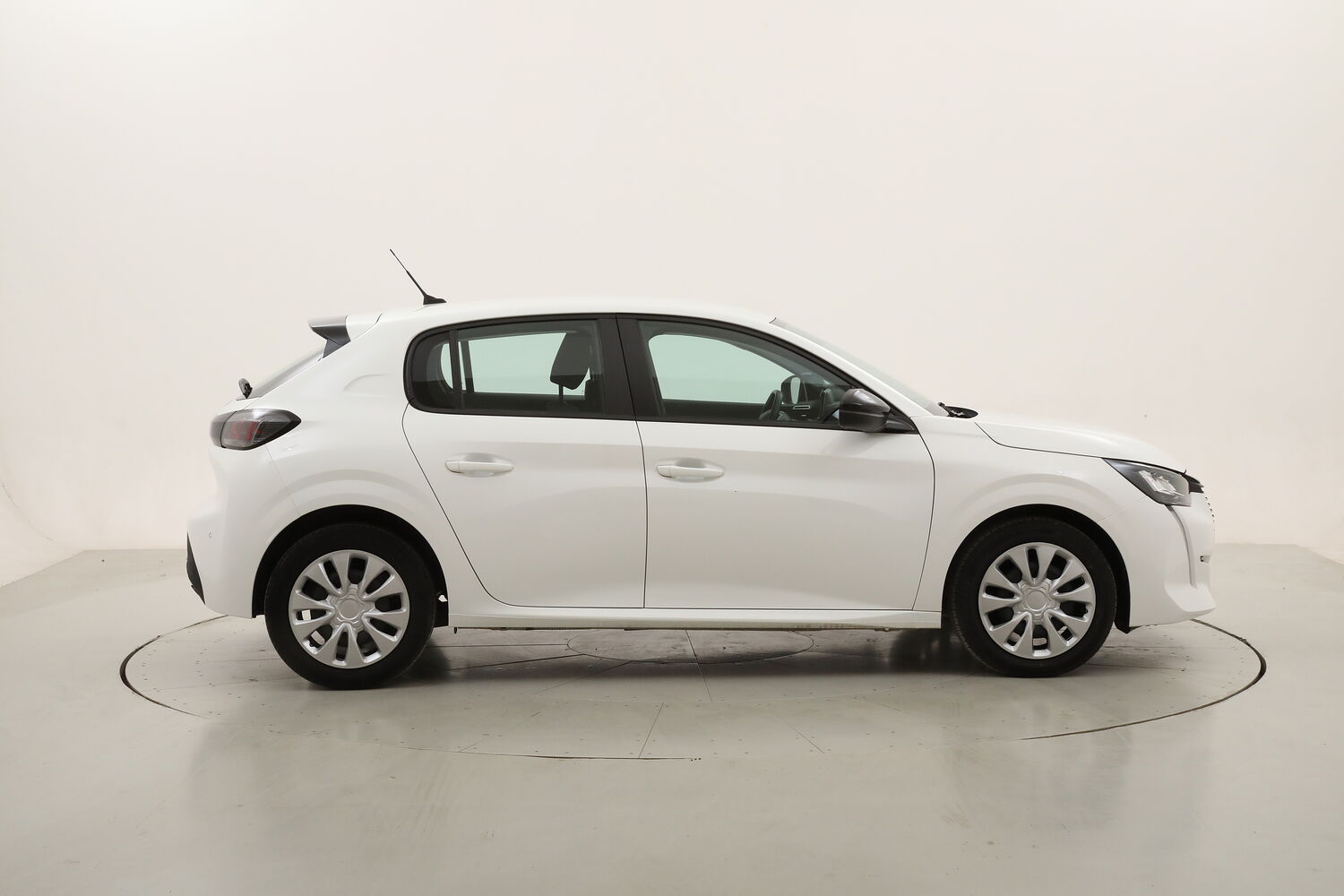 Peugeot 208 Active Pack usata del 2023 con 20.312 km