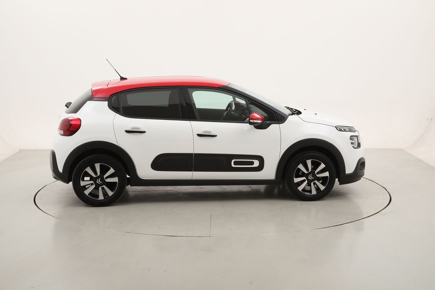 Citroen C3 Shine usata del 2022 con 18.357 km