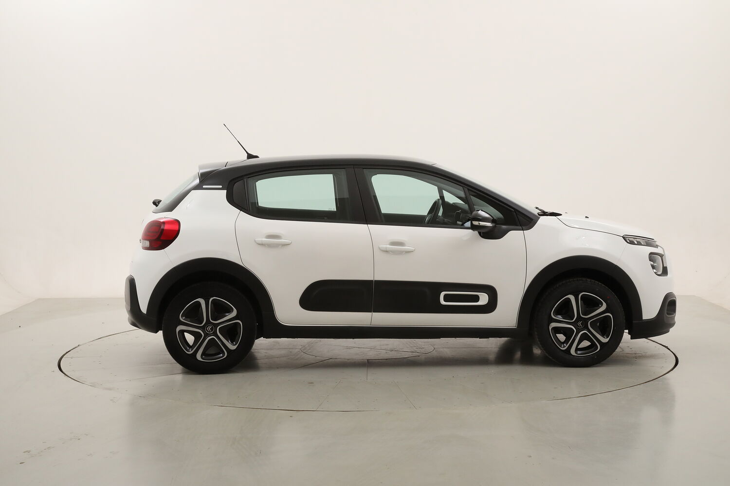 Citroen C3 Shine usata del 2022 con 50.996 km