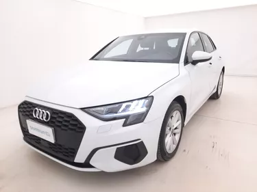 Audi A3 Business S tronic 2.0 Diesel 116CV Automatico Visione frontale