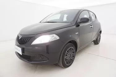 Lancia Ypsilon Hybrid Silver Plus 1.0 Mild Hybrid 70CV Manuale Visione frontale