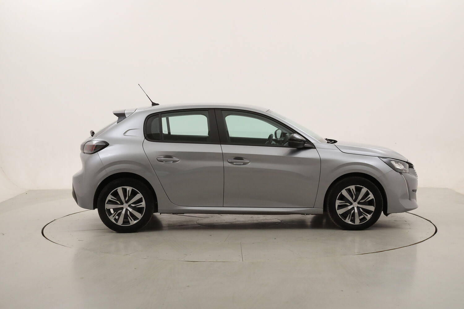 Peugeot 208 Active Pack usata del 2023 con 27.811 km