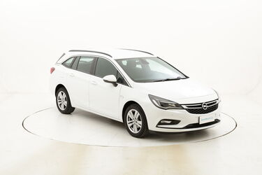 Opel Astra ST Business usata del 2017 con 114.254 km