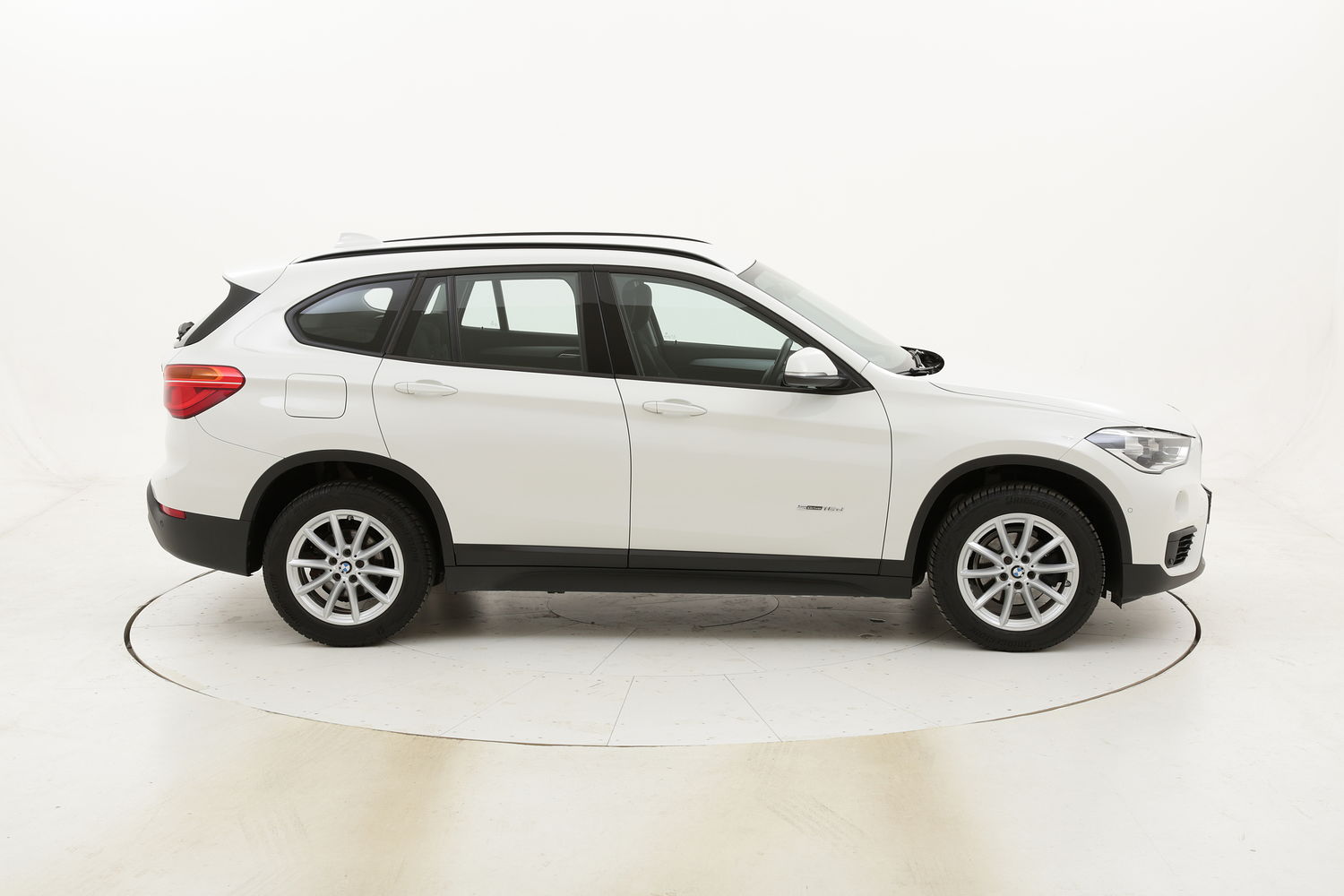 BMW X1 16d sDrive Business usata del 2017 con 120.114 km