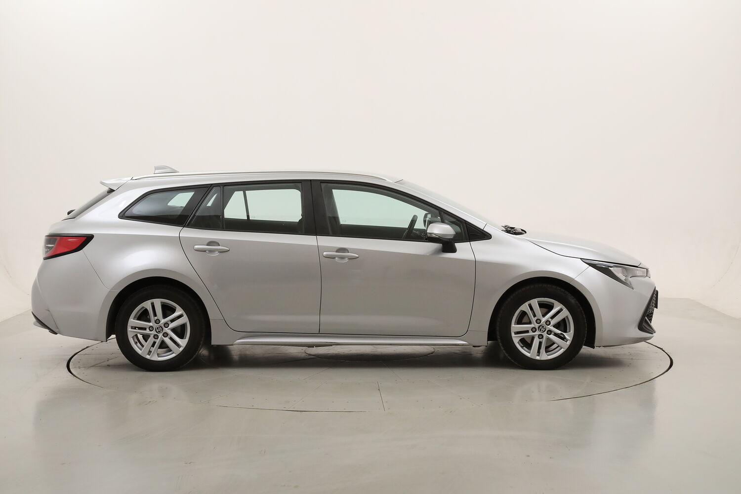 Toyota Corolla TS Hybrid Business usata del 2022 con 122.849 km