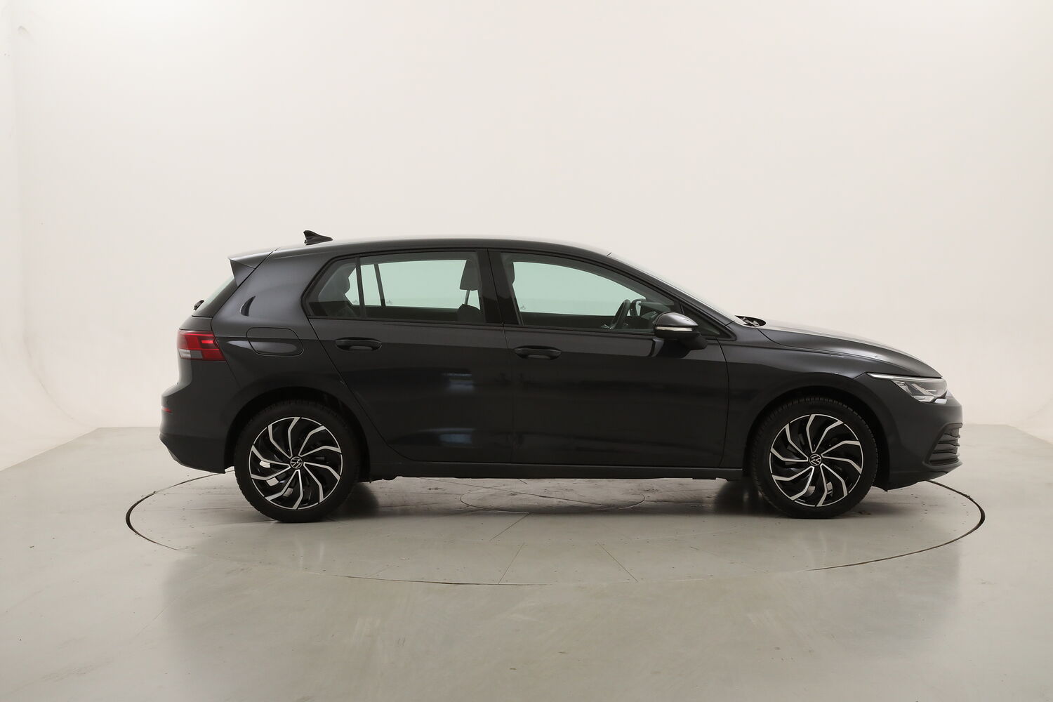 Volkswagen Golf DSG Life usata del 2023 con 24.025 km