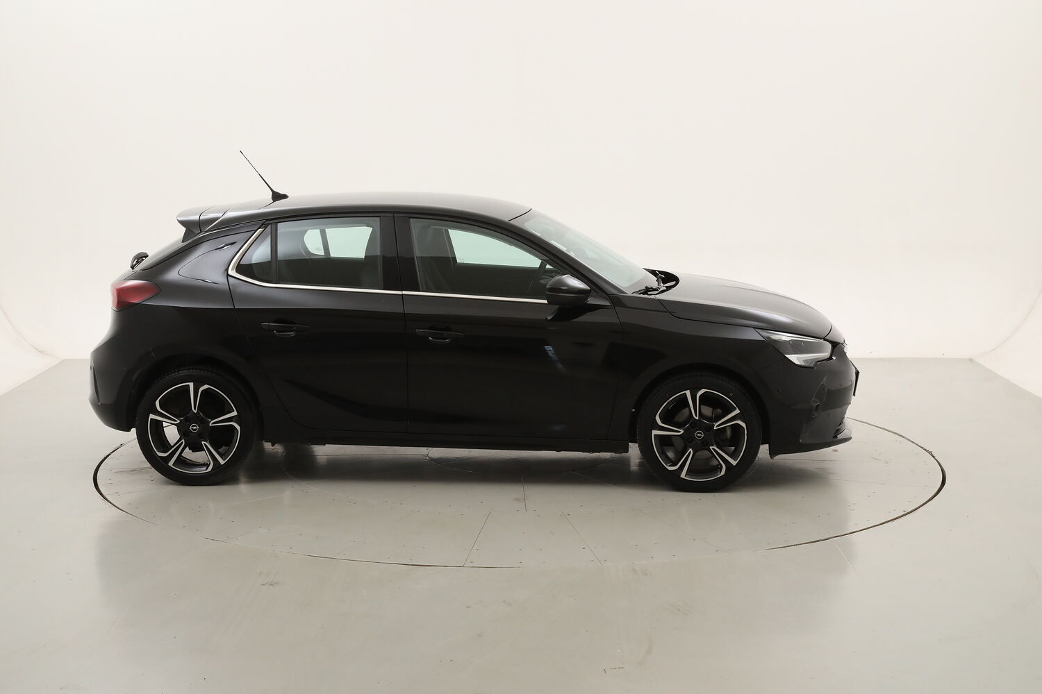 Opel Corsa Elegance usata del 2023 con 37.961 km