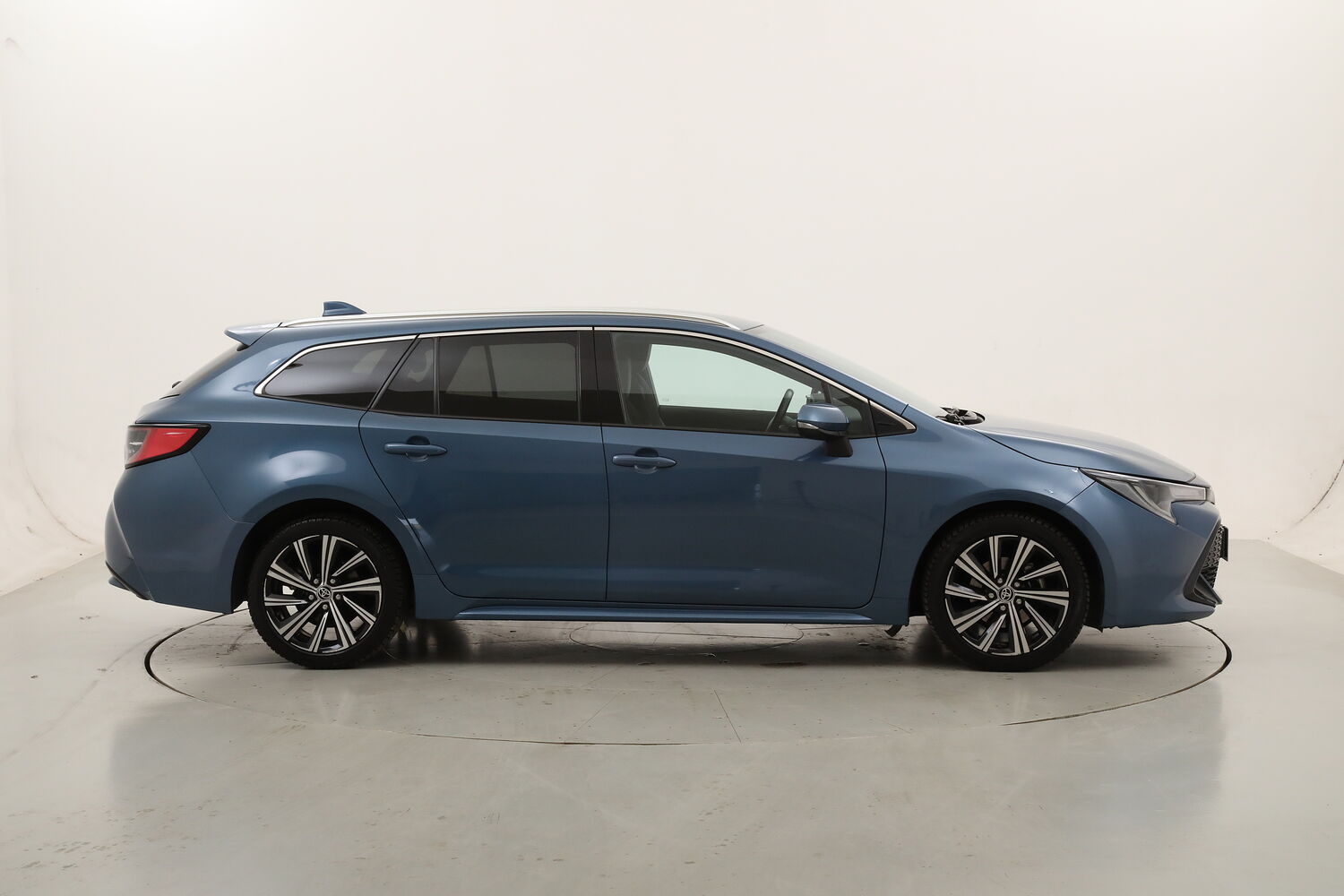 Toyota Corolla TS Hybrid Style usata del 2022 con 121.690 km