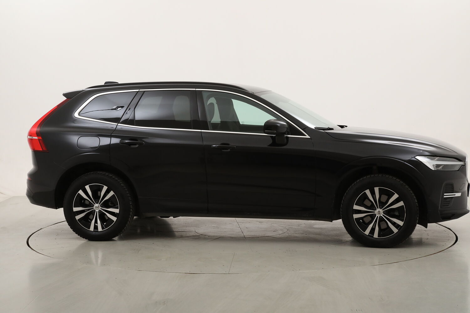 Volvo XC60 B4 AWD Momentum PRO usata del 2021 con 123.949 km