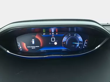 Peugeot 3008 Allure Pack EAT8 1.5 Diesel 131CV Automatico Interni