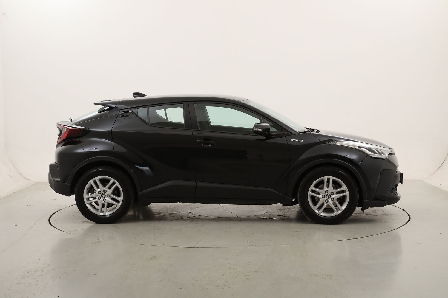 Toyota C-HR Hybrid Active usata del 2022 con 98.177 km