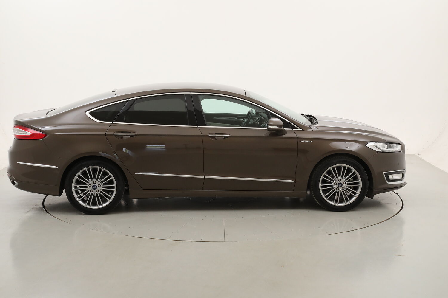Ford Mondeo Hybrid Vignale usata del 2020 con 49.392 km