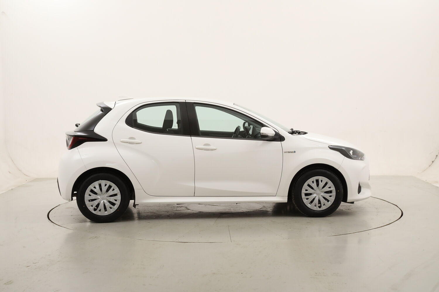 Toyota Yaris Hybrid Business usata del 2020 con 57.519 km