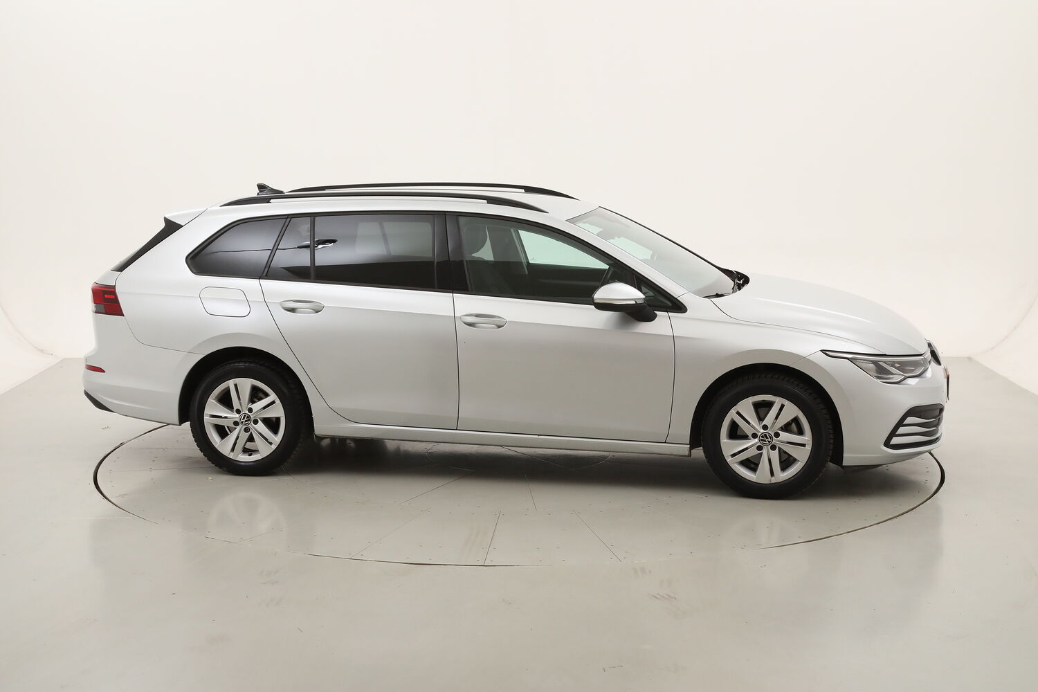 Volkswagen Golf Variant Variant Life DSG usata del 2022 con 72.859 km