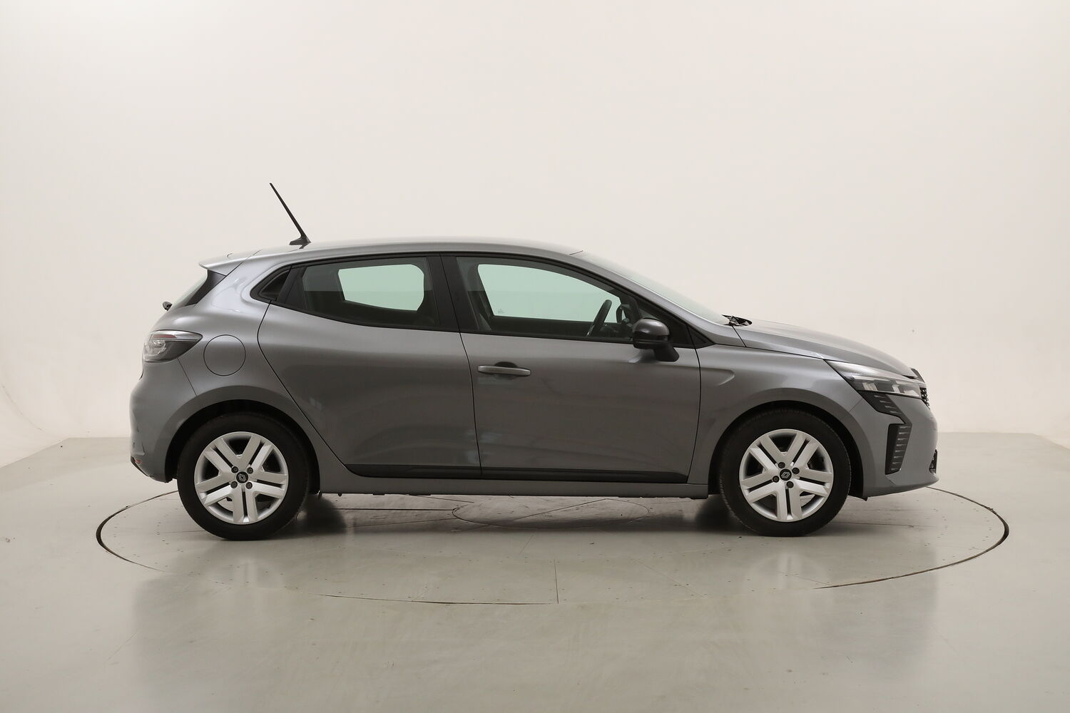 Renault Clio Evolution usata del 2025 con 27.897 km