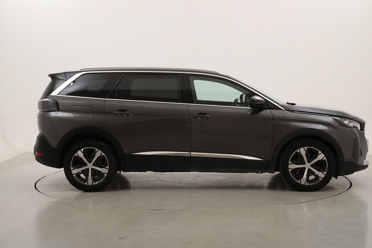 Peugeot 5008 GT Pack EAT8 usata del 2022 con 131.020 km