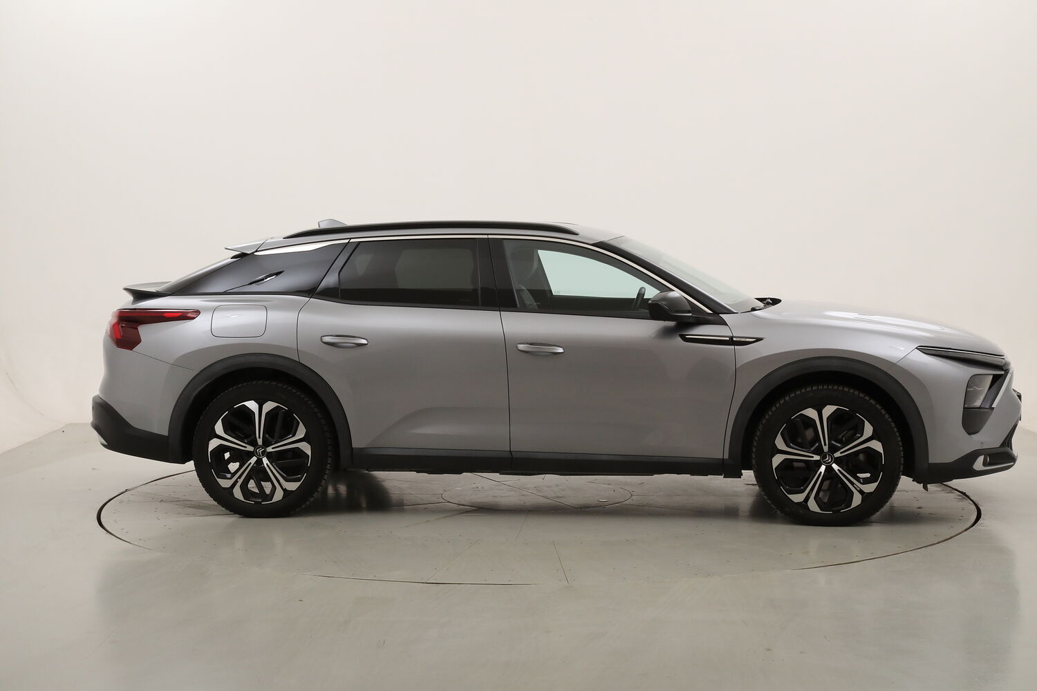 Citroen C5 X Hybrid Shine usata del 2023 con 60.989 km