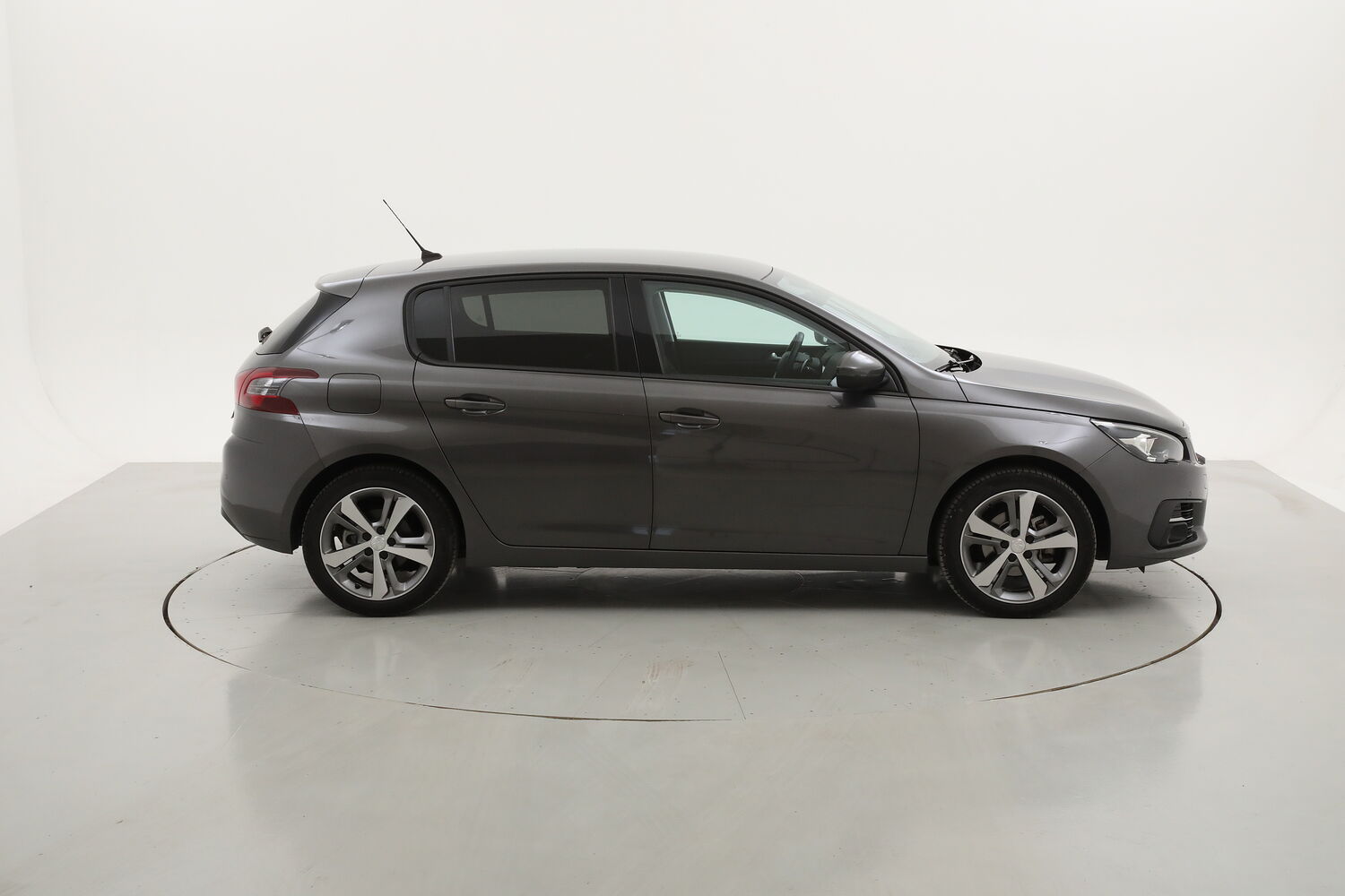 Peugeot 308 Business EAT8 usata del 2020 con 98.755 km